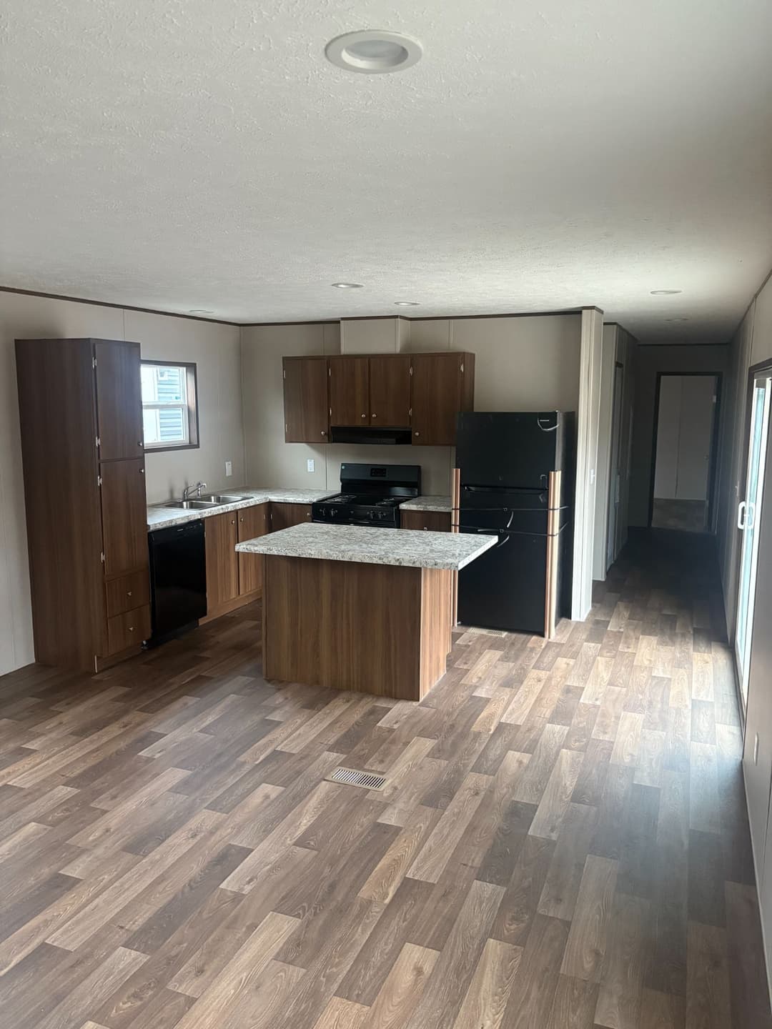 Aspen kitchen home features