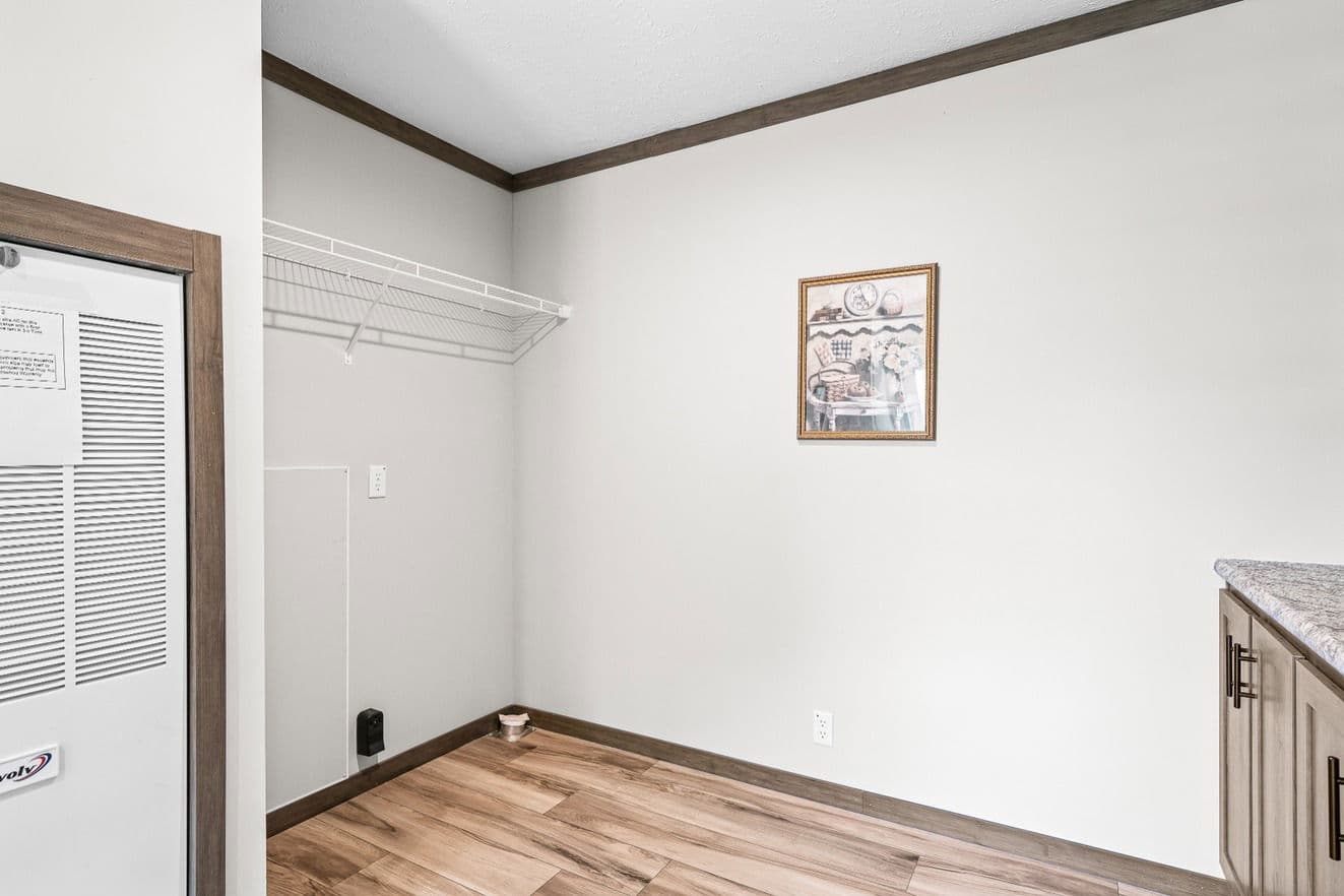 Warrior 32563f interior home features