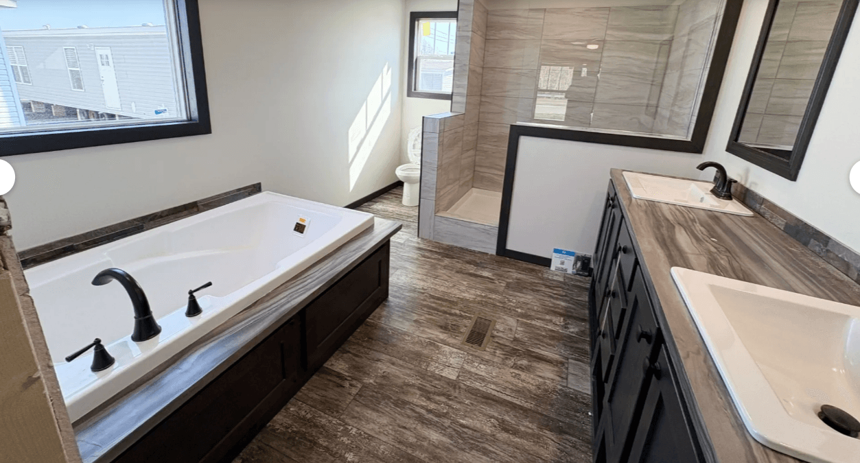 Boujee xl 2 bathroom home features