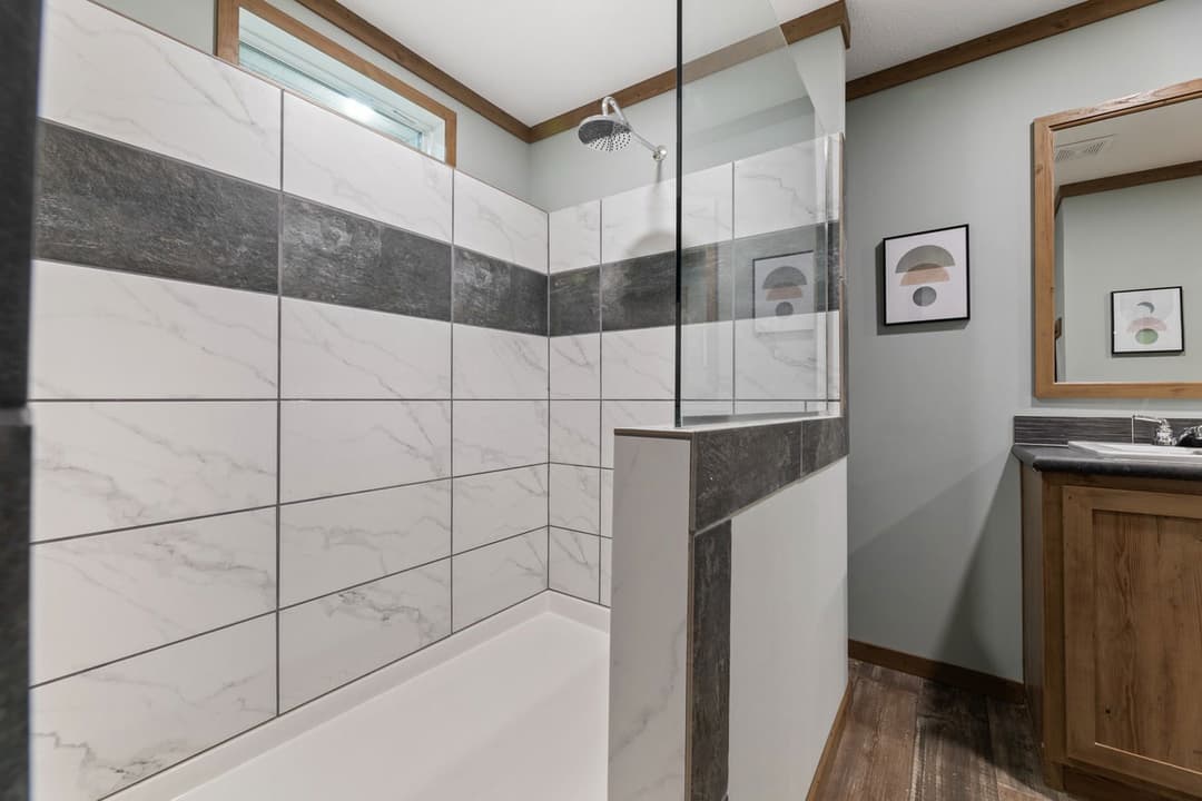 Excalibur 32644x bathroom home features