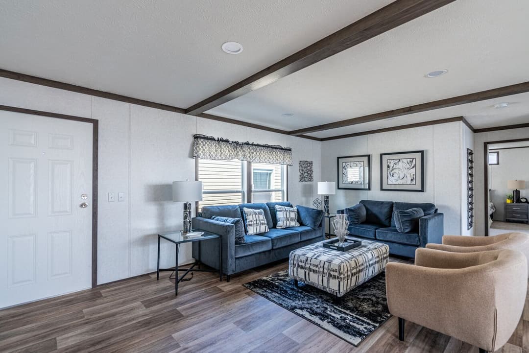 Entertainer 28764e interior home features