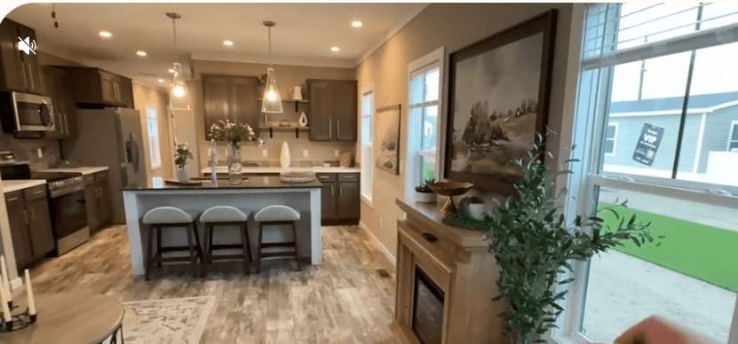 The alexander  home features