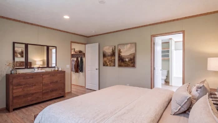 Sevier bedroom home features
