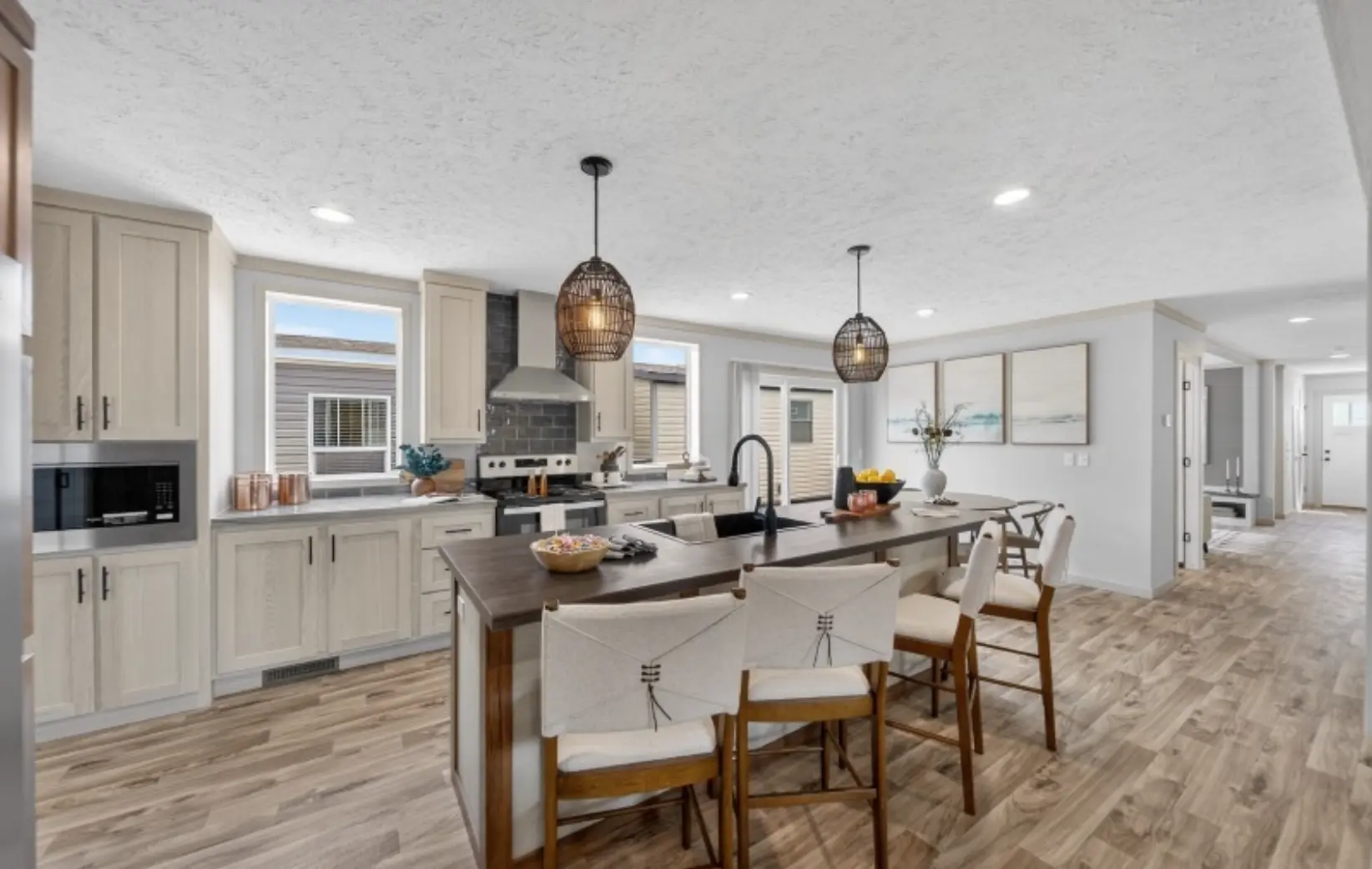 Kodiak kitchen home features