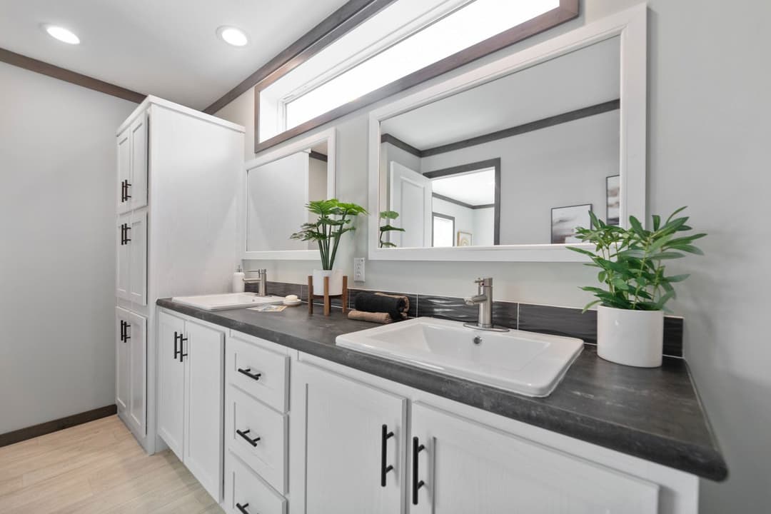 Pioneer 16763k bathroom home features