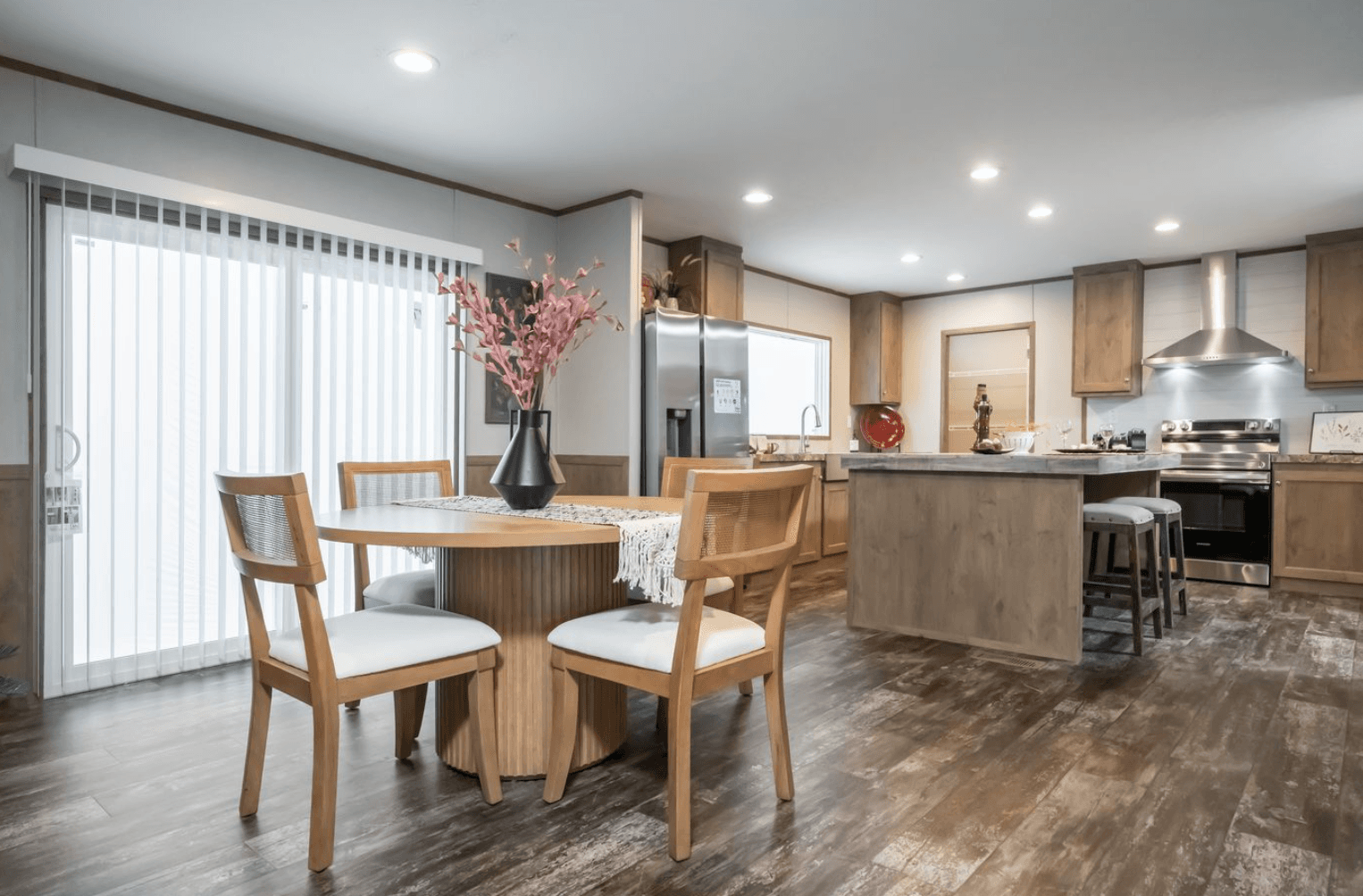 Bella vista interior home features