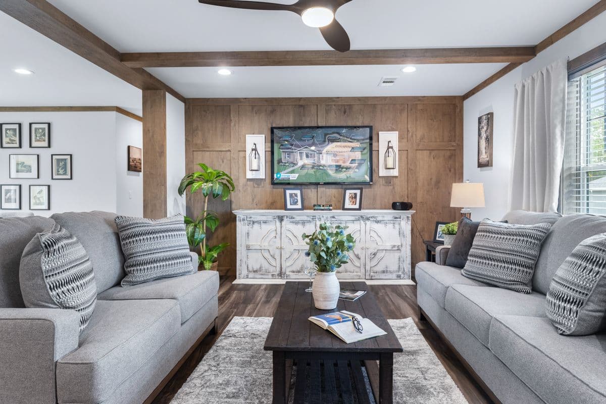 Everett interior home features