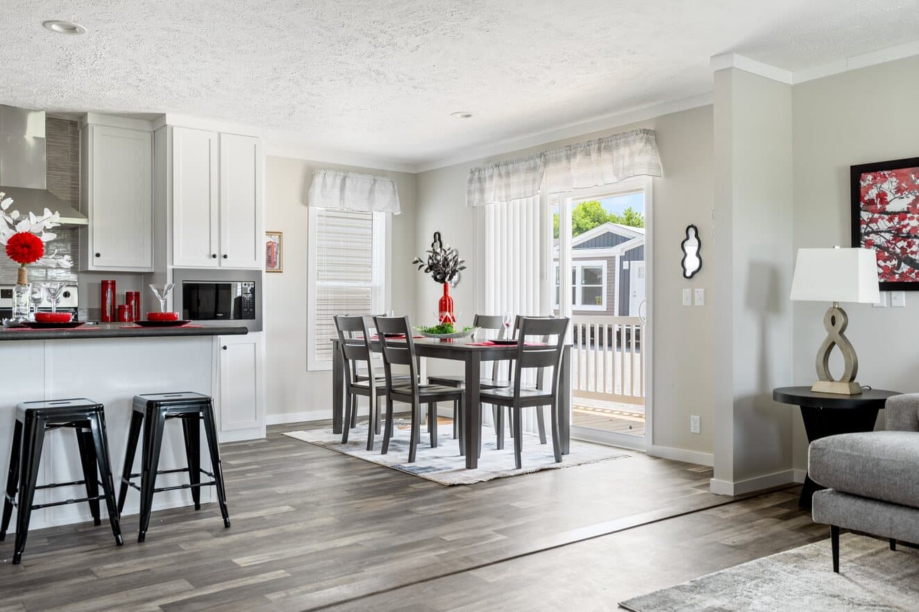 Uproar 28483u interior home features