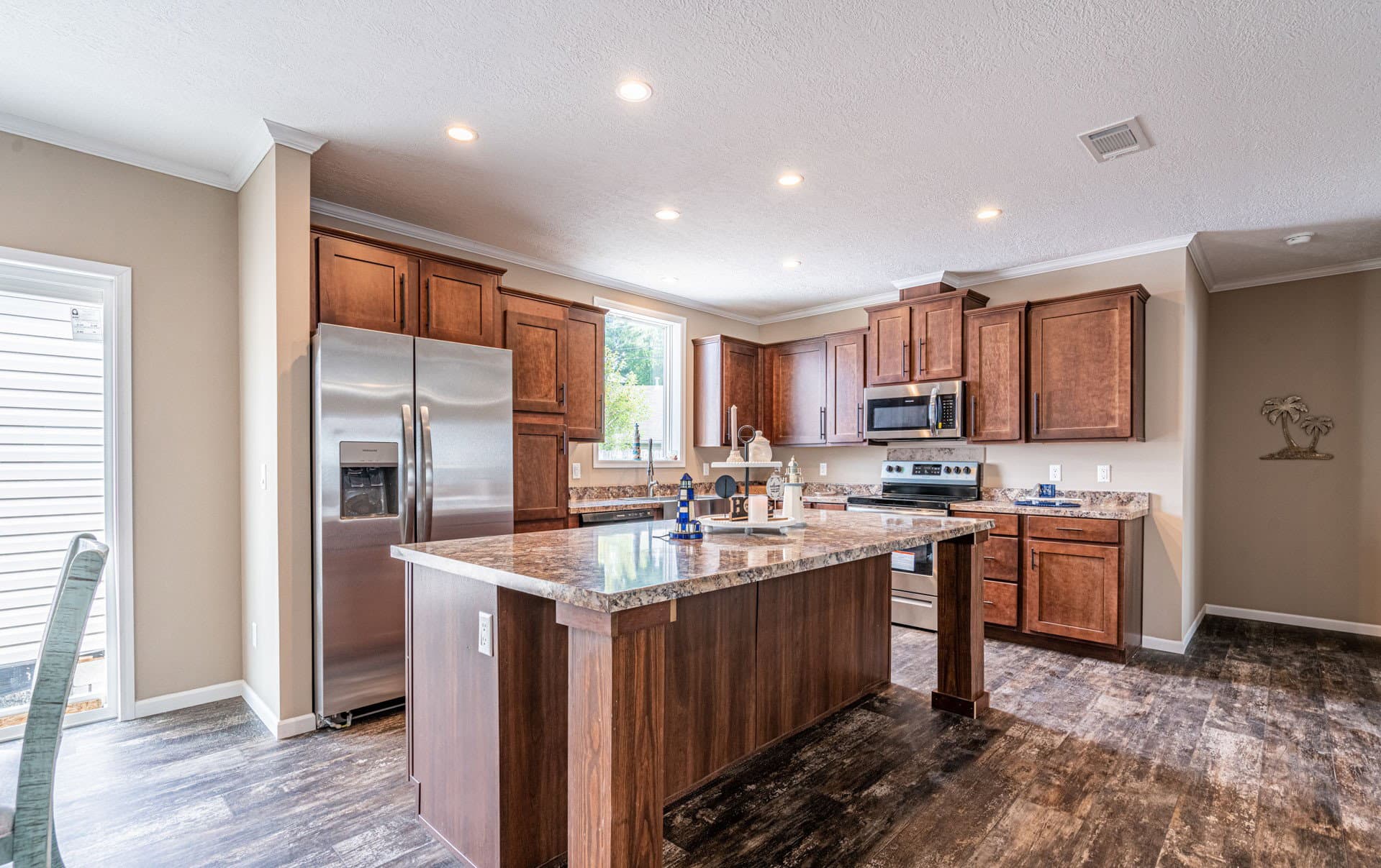 The lloyd ii hero home features