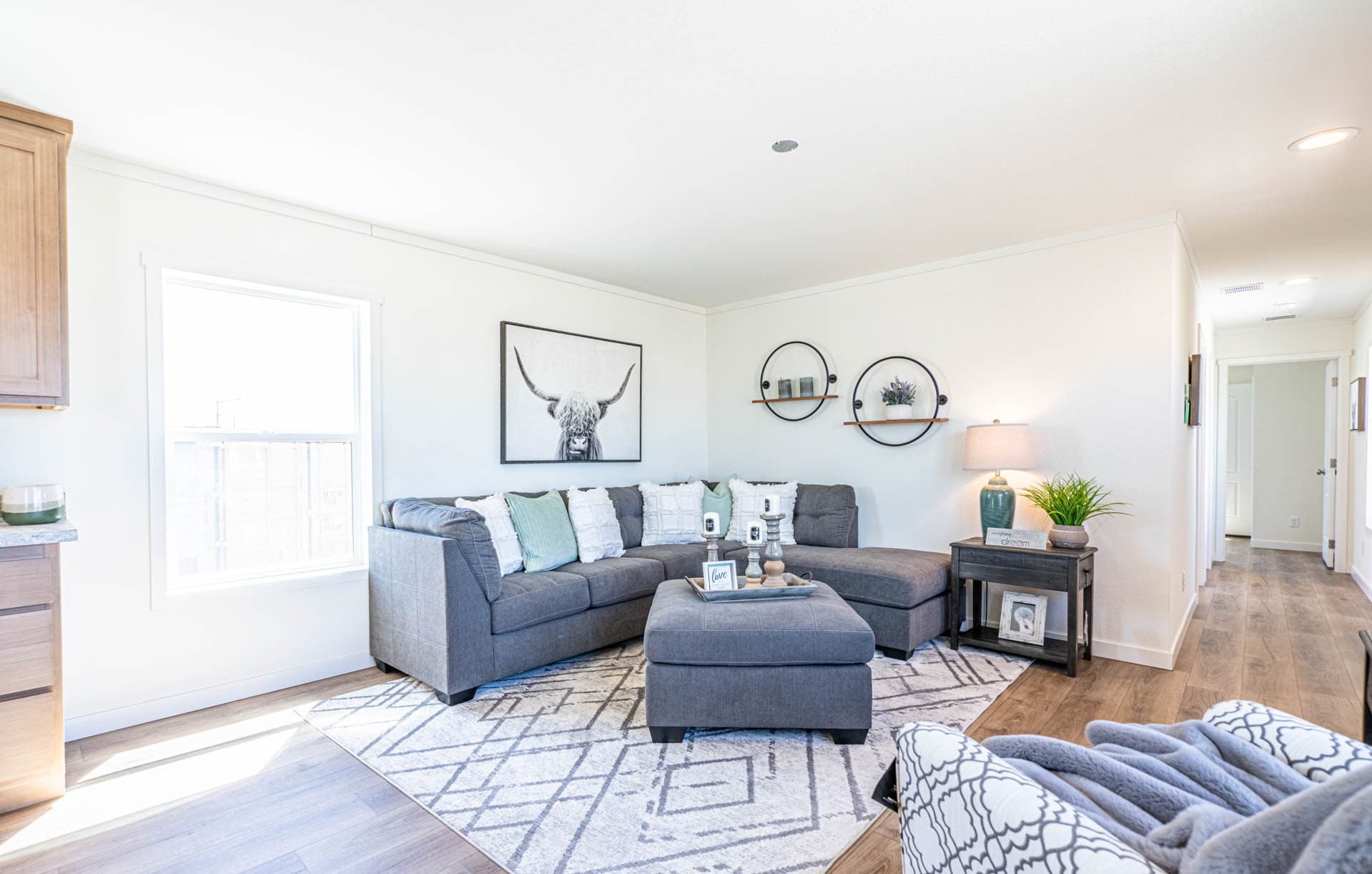 Move on up  home features