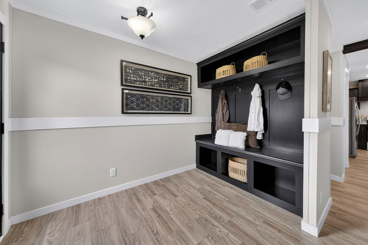 Brookstone md-65-32  home features