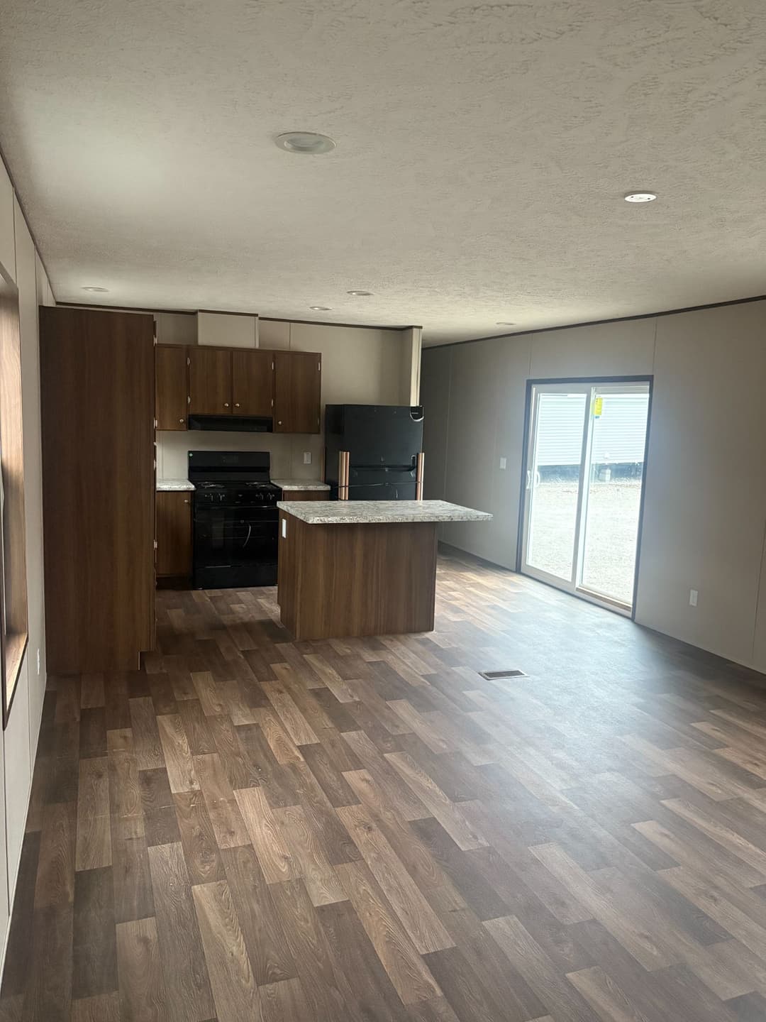 Aspen kitchen home features