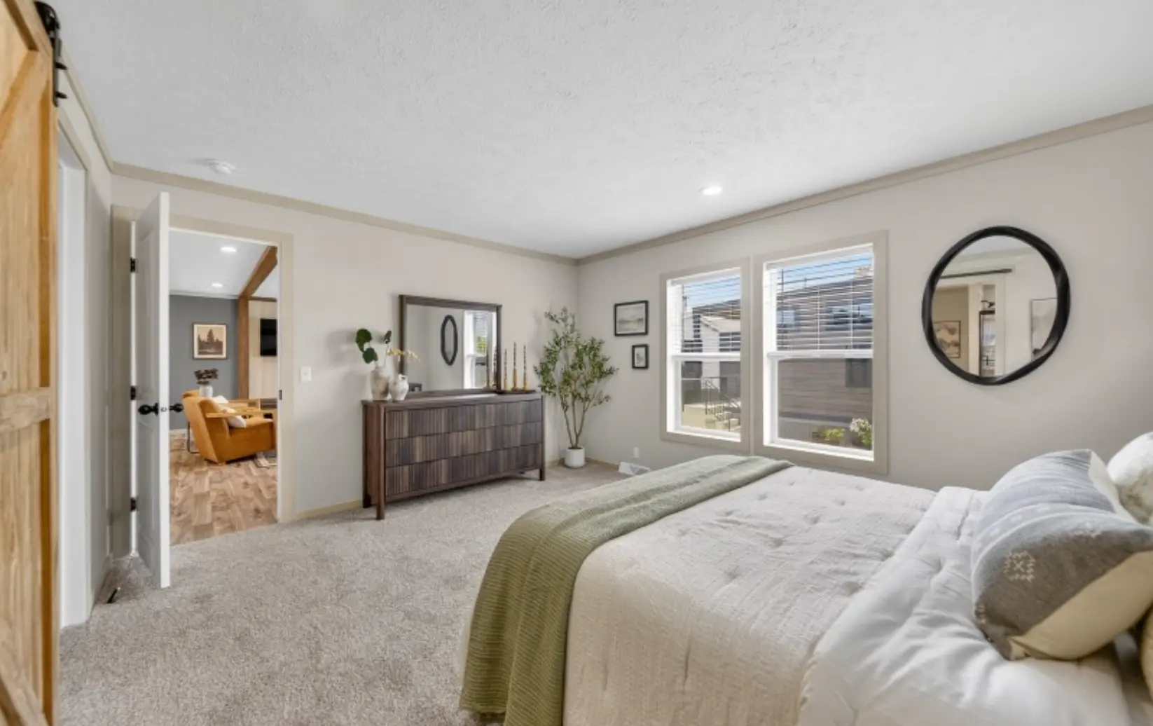 Kodiak bedroom home features