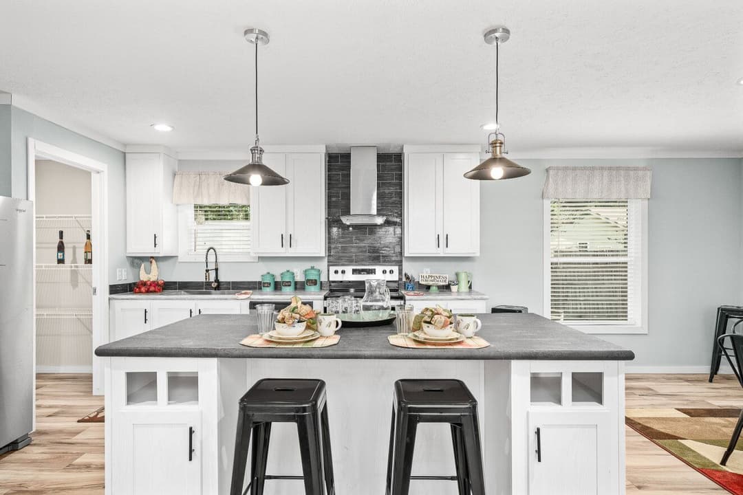 X model 32684x kitchen home features