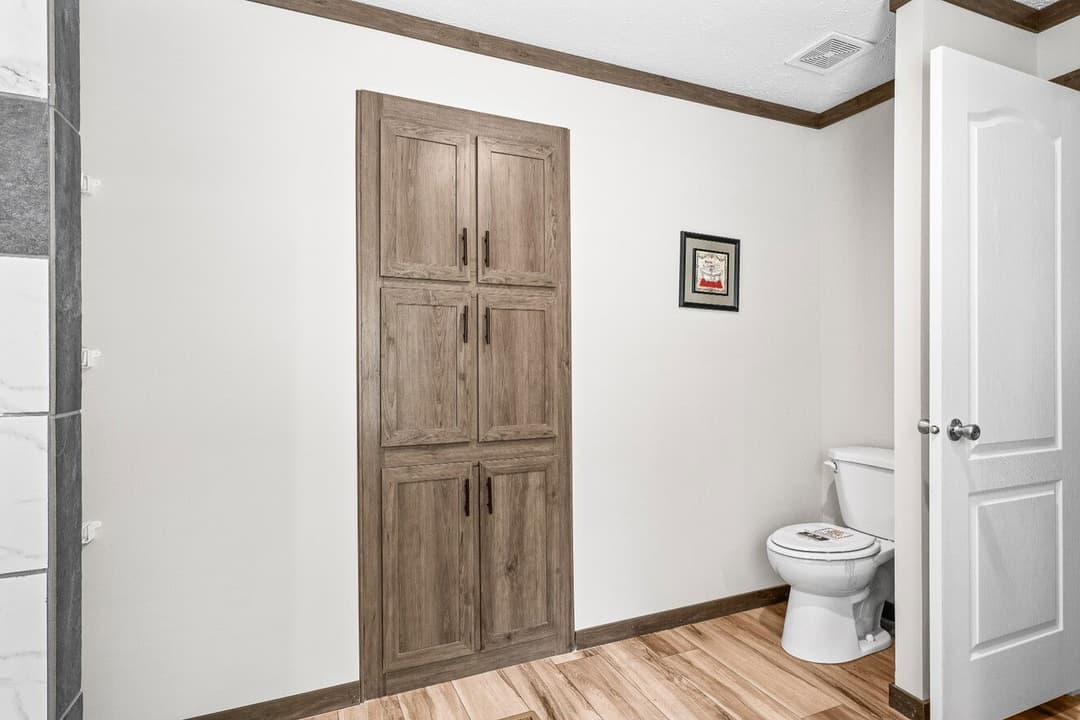 Warrior 32563f bathroom home features