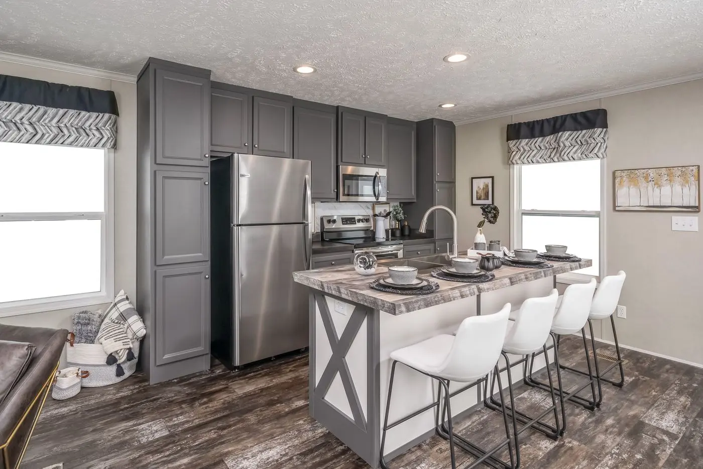 Riverview hero home features
