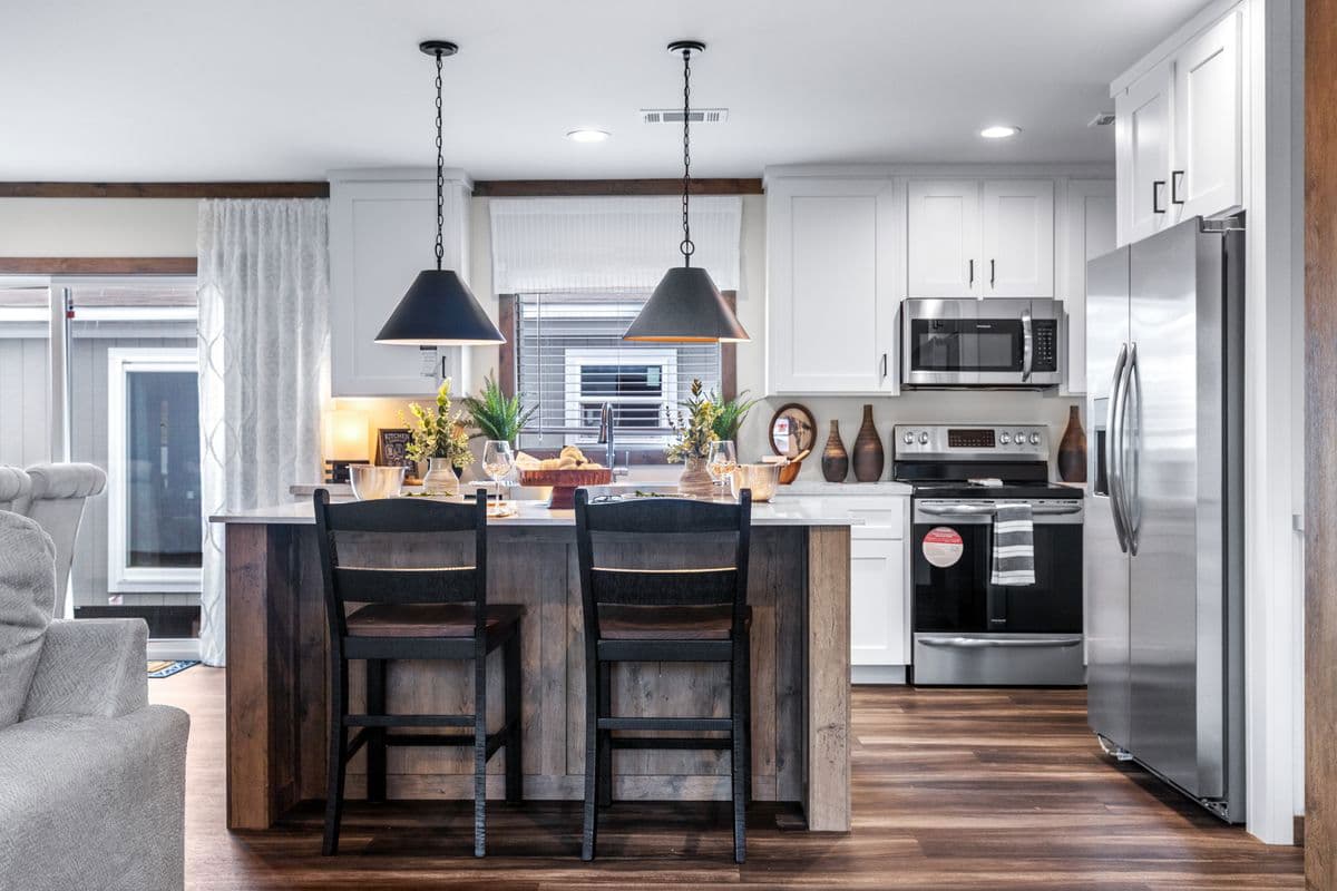 Lizzie kitchen home features