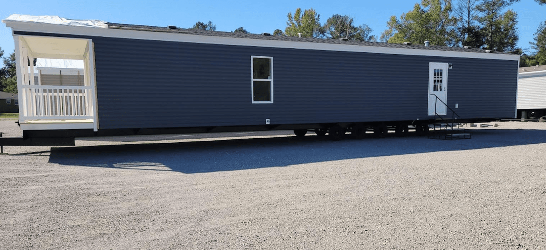 Deuce exterior home features