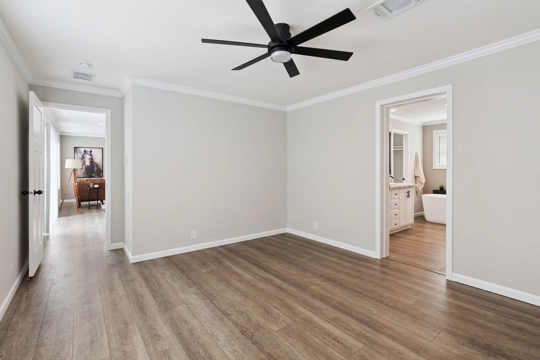 Blue sky bedroom home features