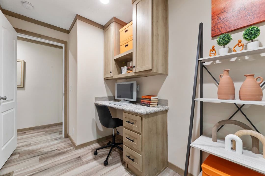 Ascension 16723h interior home features