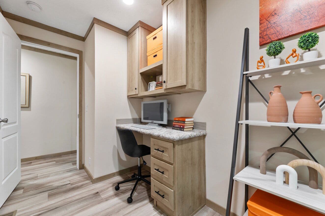 Ascension 16723h interior home features