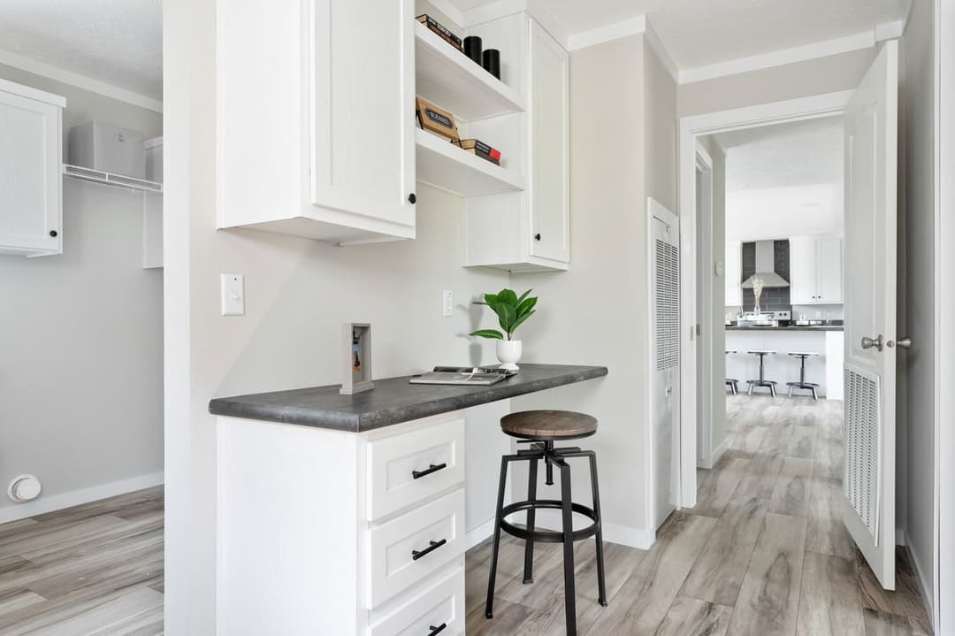 Champ interior home features