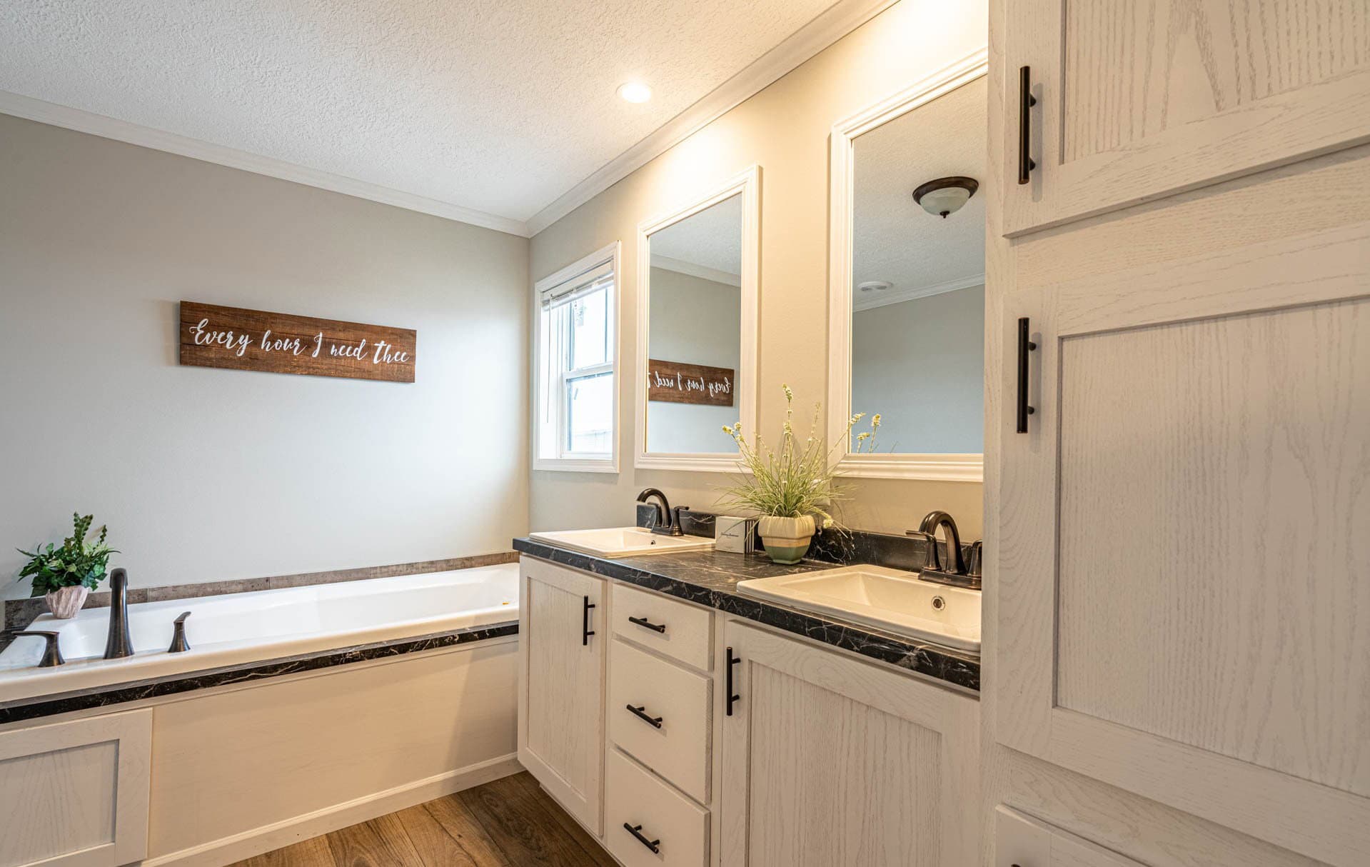 The maverick  home features