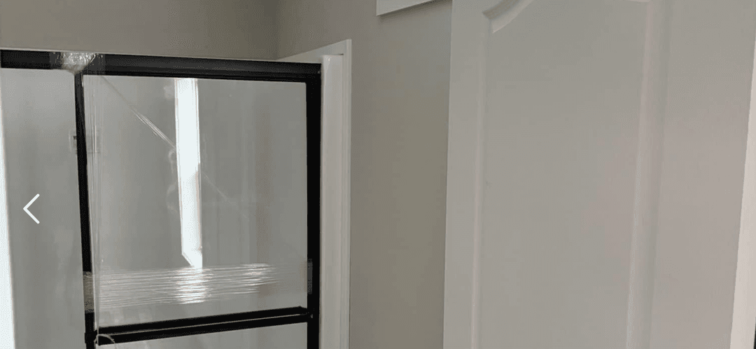 Deuce bathroom home features