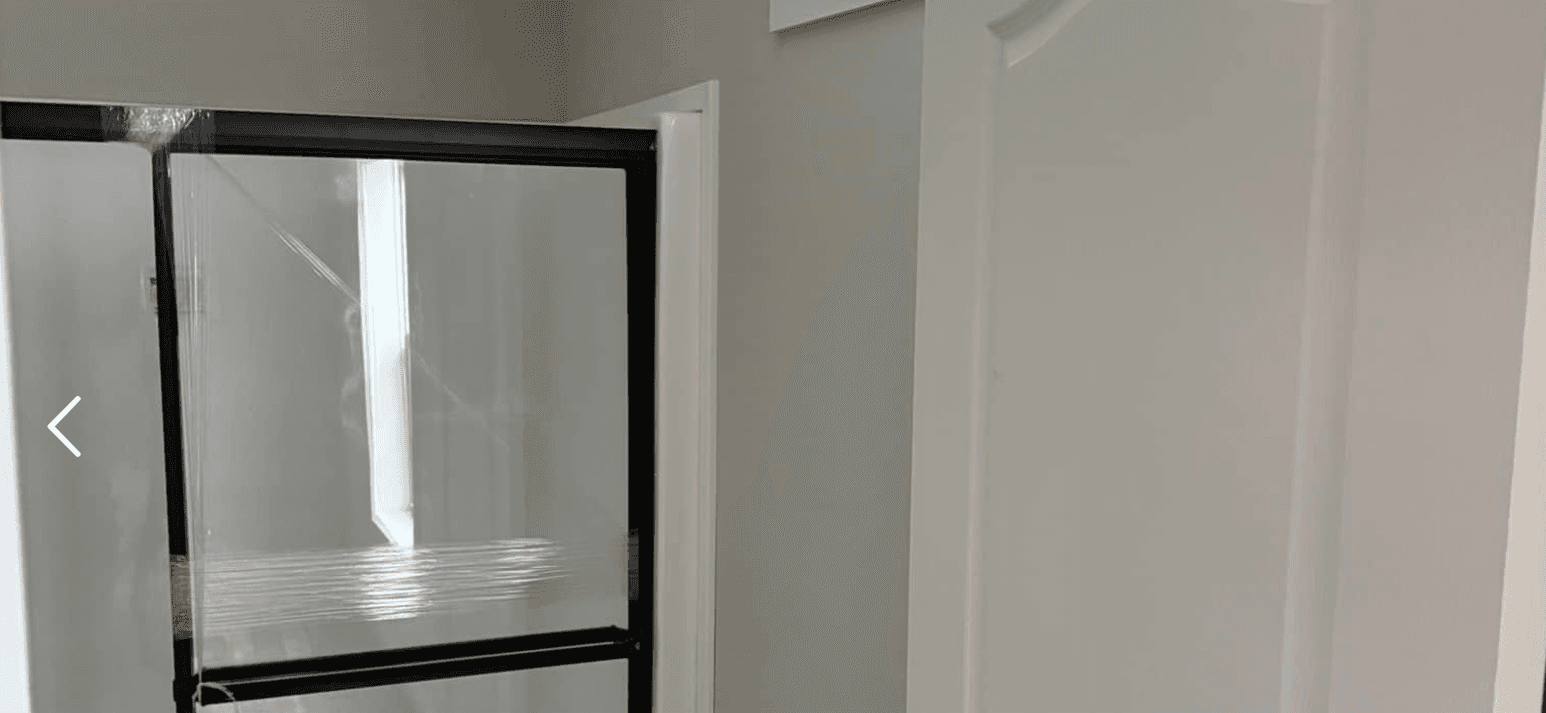 Deuce bathroom home features
