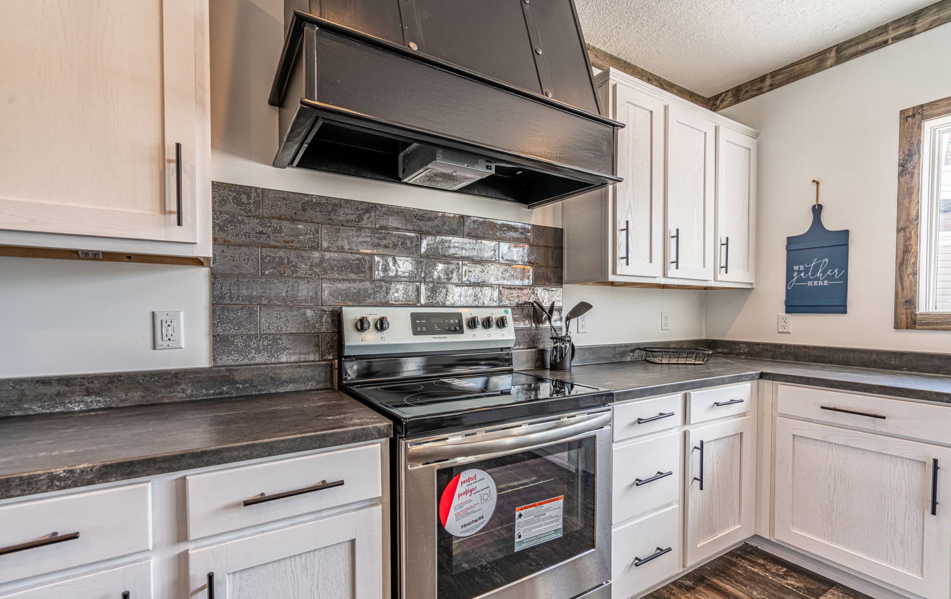 The sumner  home features