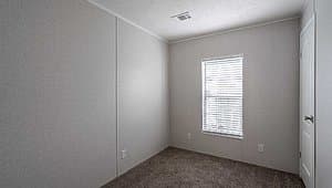 Md-113 bedroom home features