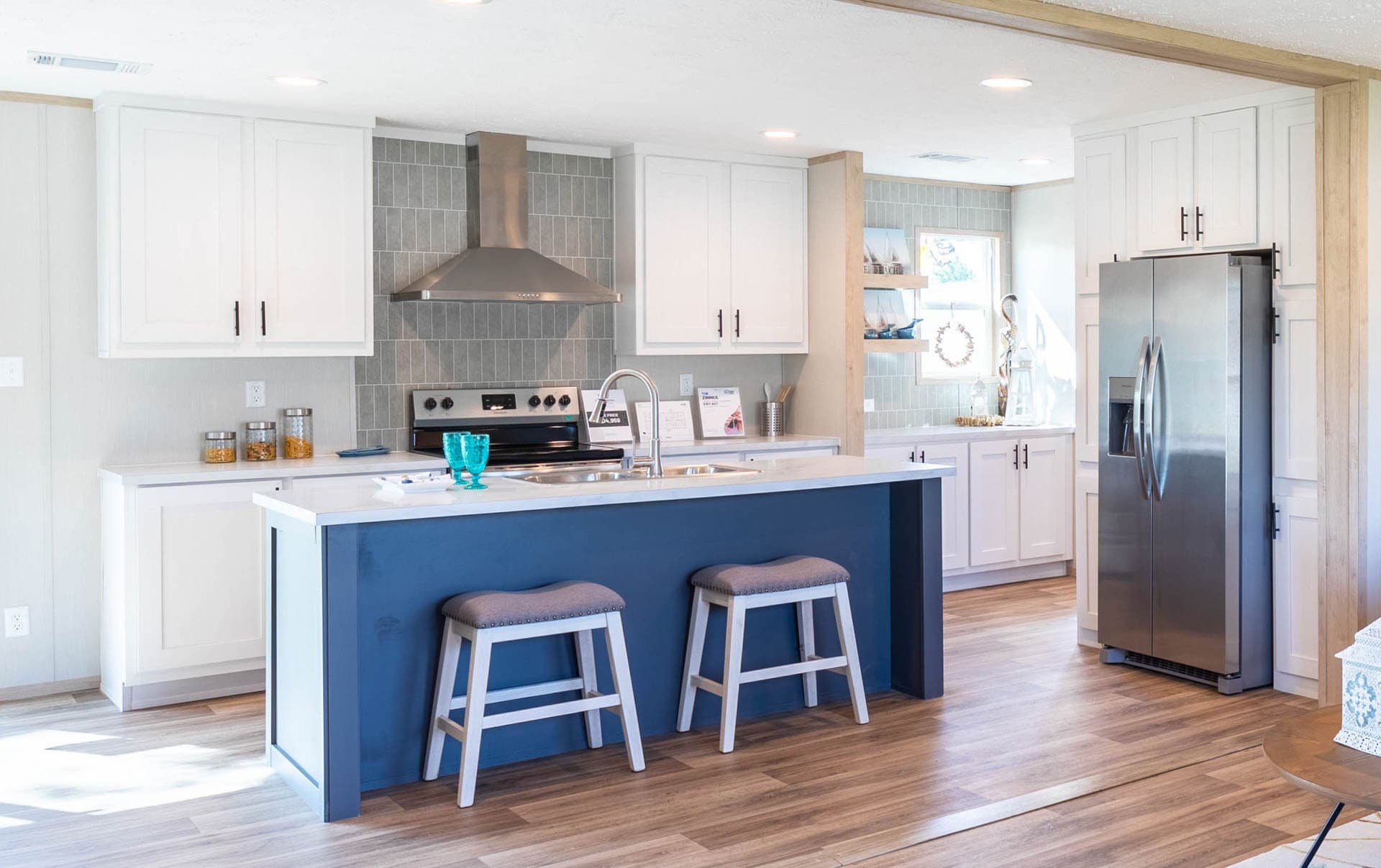 Expedition hero home features