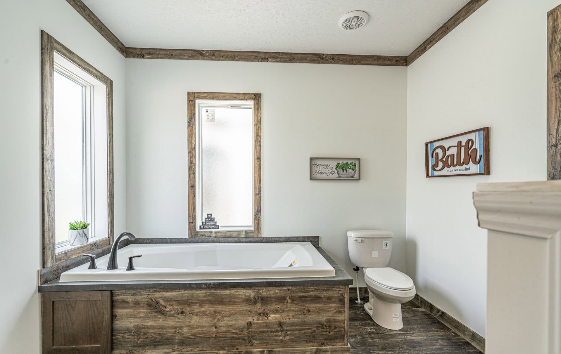 The sumner  home features