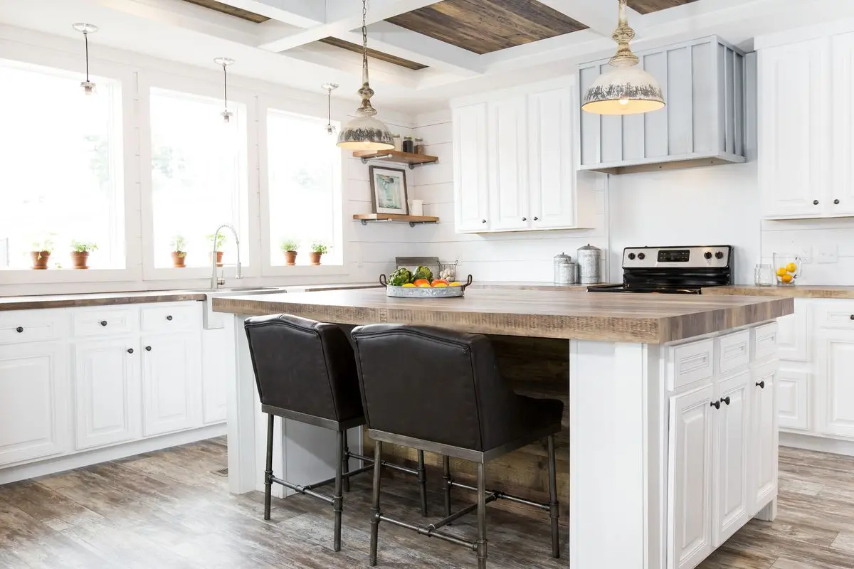 The lulamae hero home features