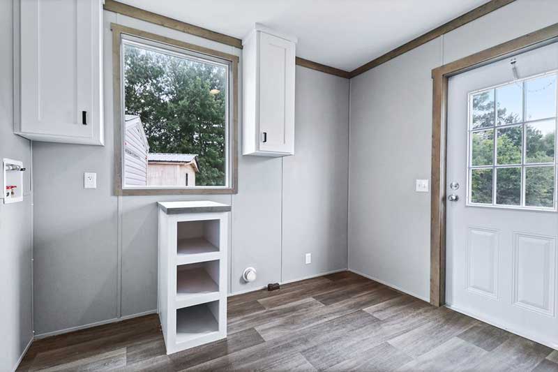Tinsley  home features