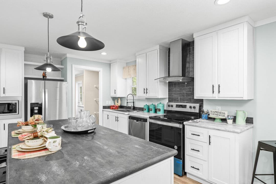 X model 32684x kitchen home features