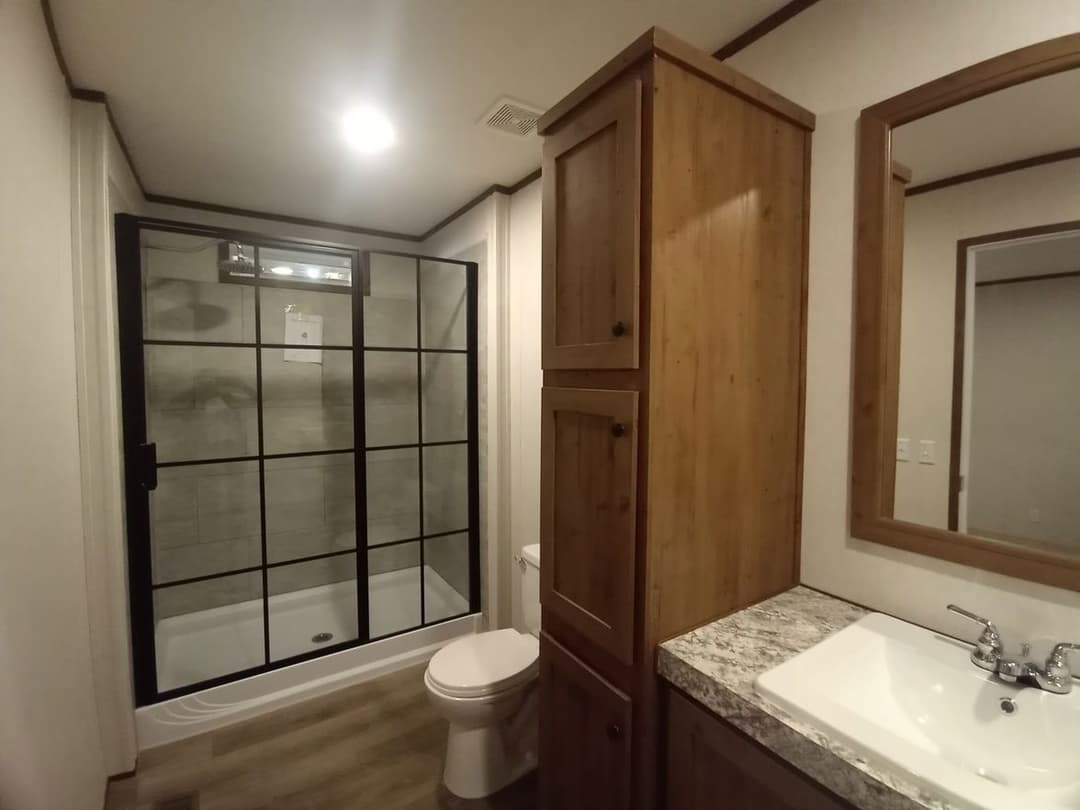 Ultra 16663u bathroom home features