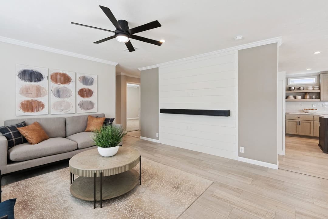 Driftwood interior home features