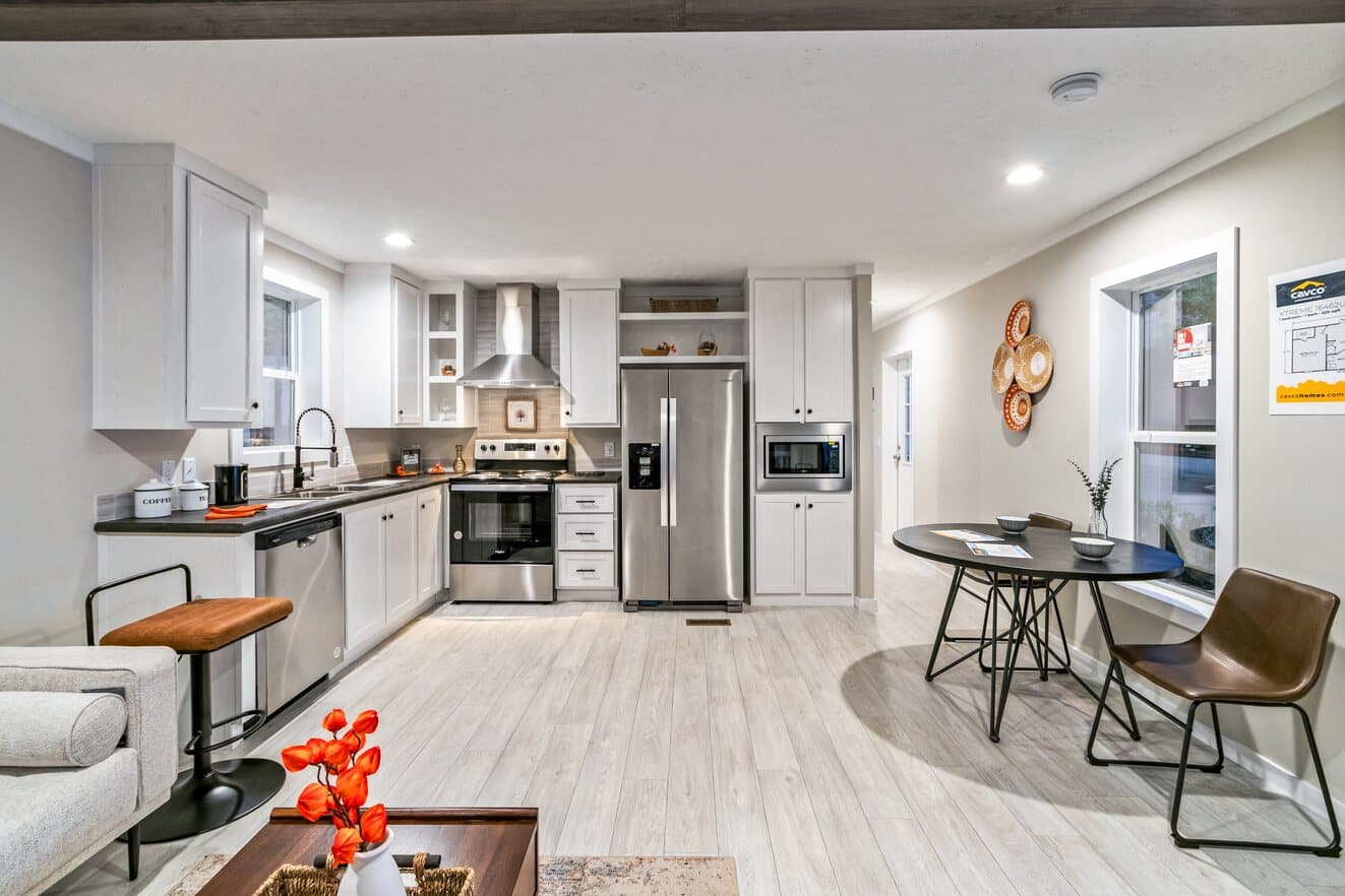 Urban 16462u interior home features