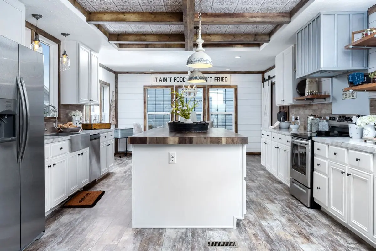 The liza jane hero home features