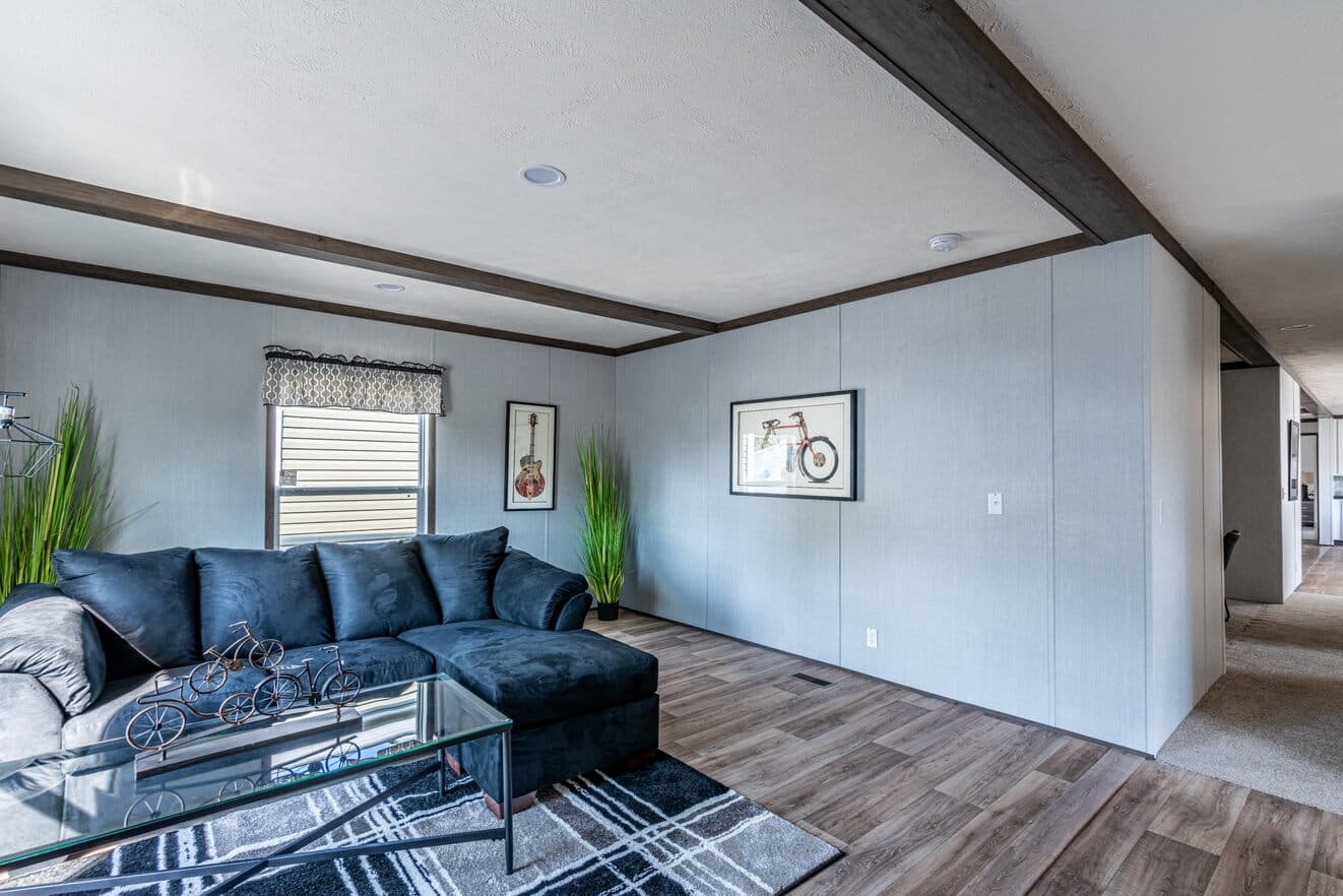 Entertainer 28764e interior home features