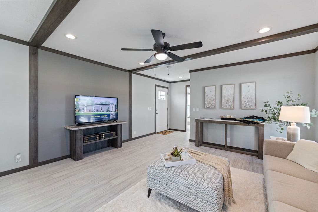 Pioneer 16763k interior home features