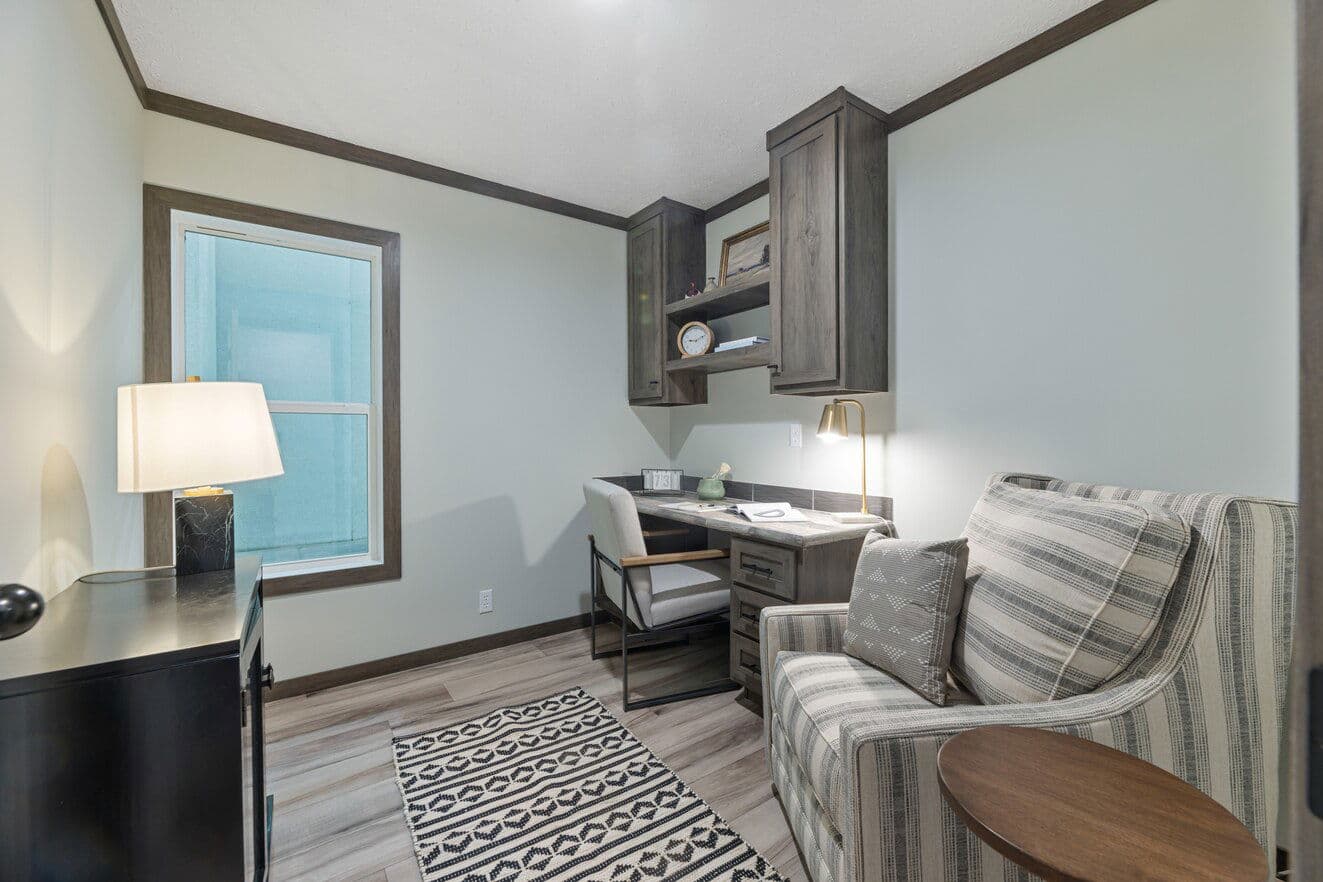 Hemos 28524b interior home features