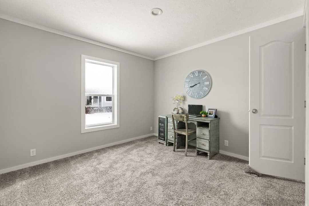 Bella 28483h bedroom home features