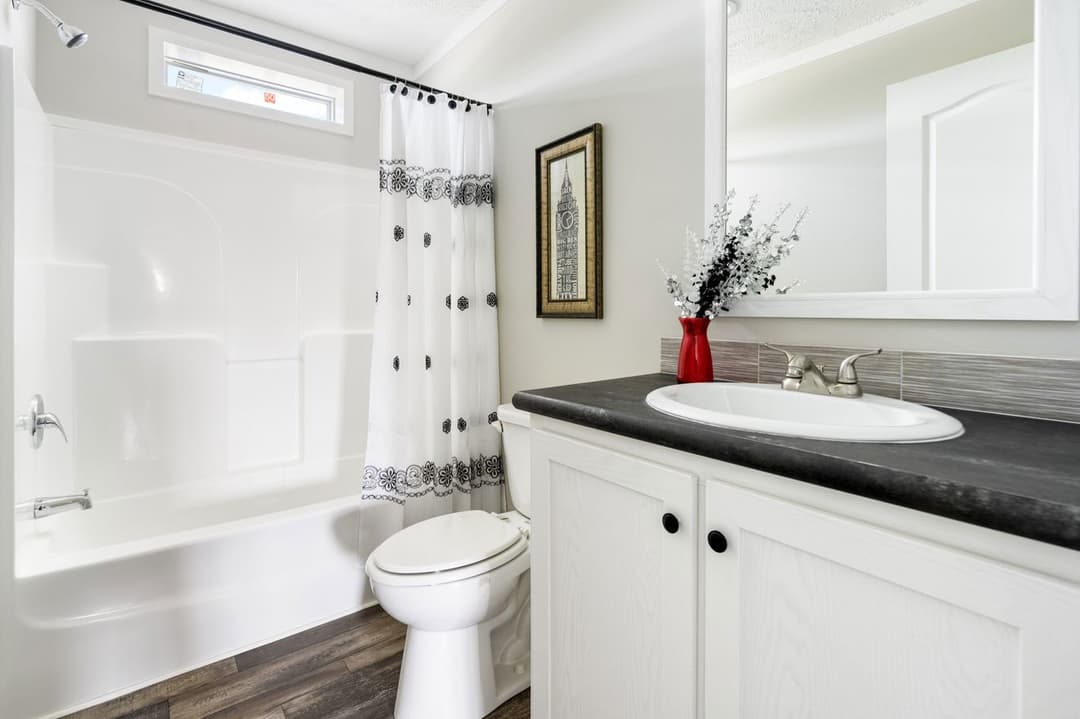 Uproar 28483u bathroom home features