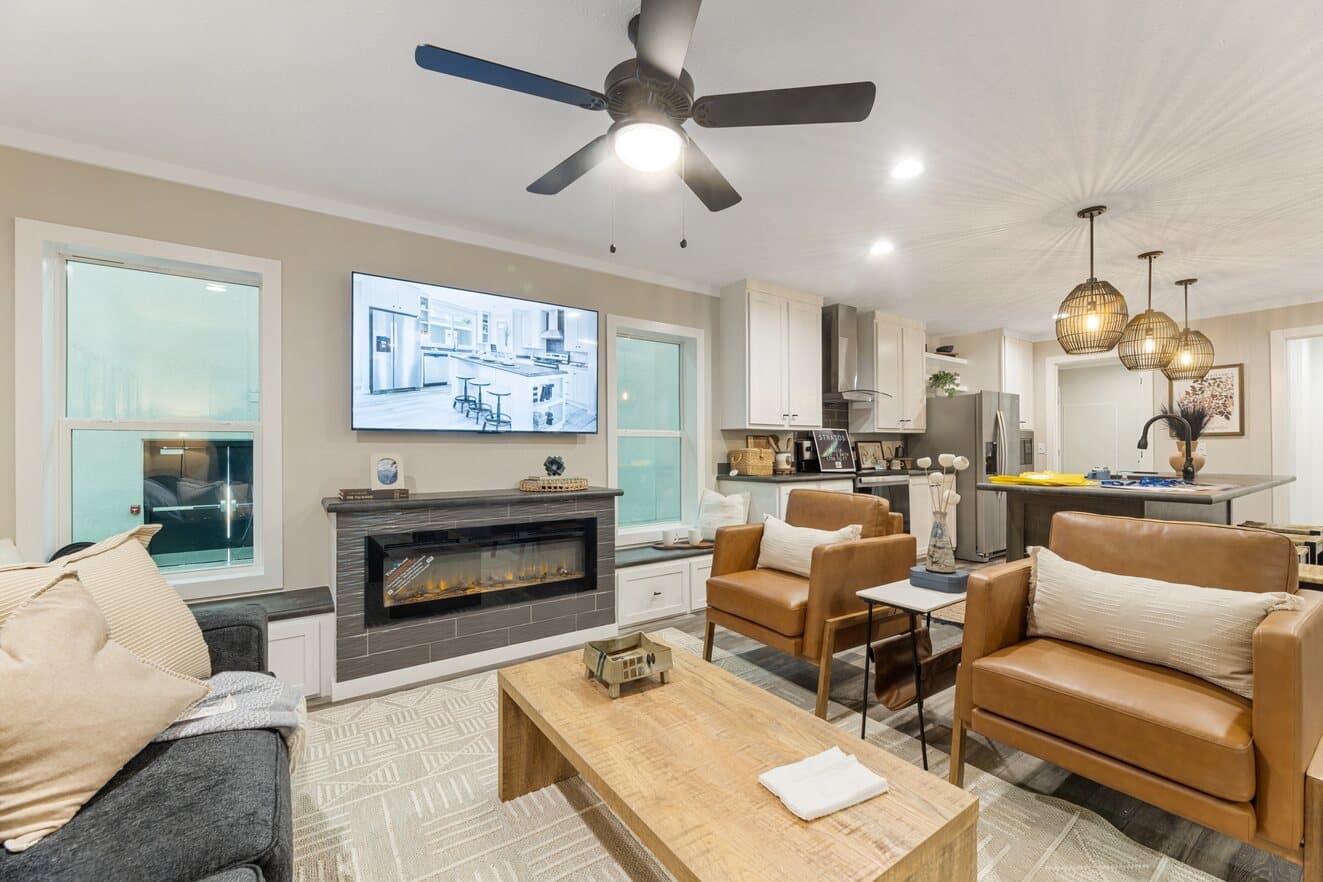 Stratos 28643b interior home features