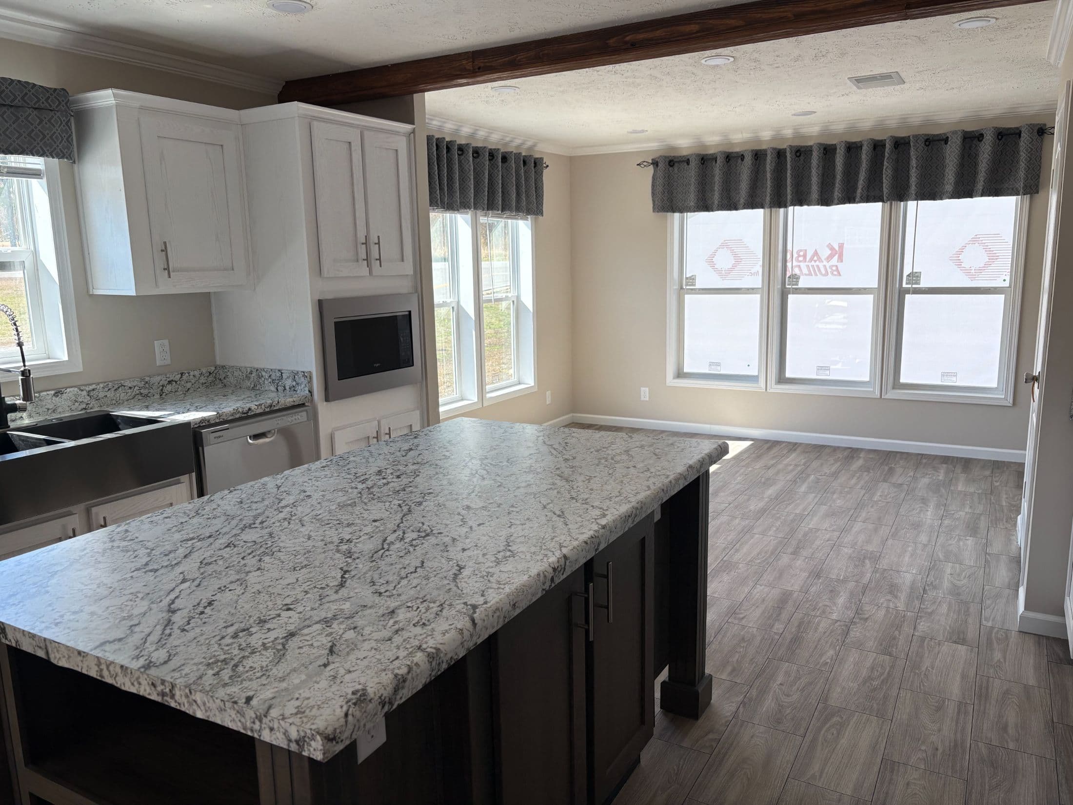 Md-10-32 lynnox kitchen home features