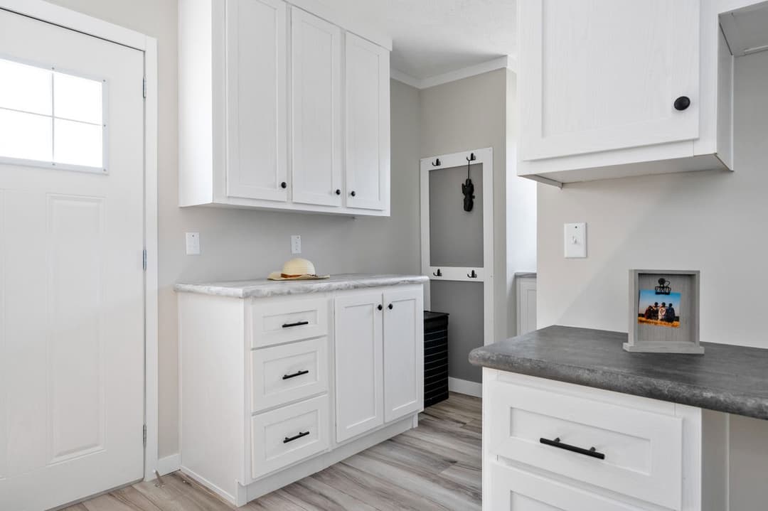 Champ interior home features