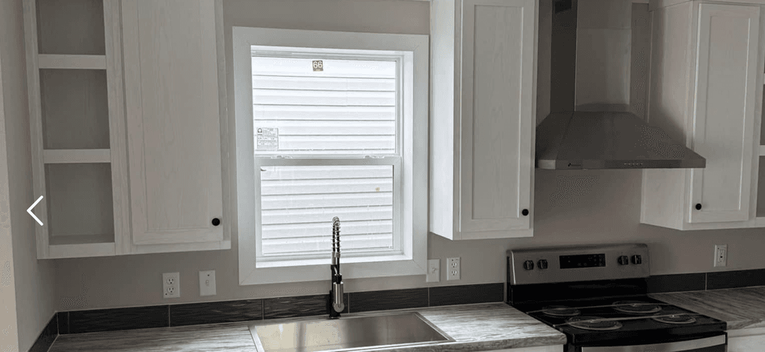 Deuce kitchen home features