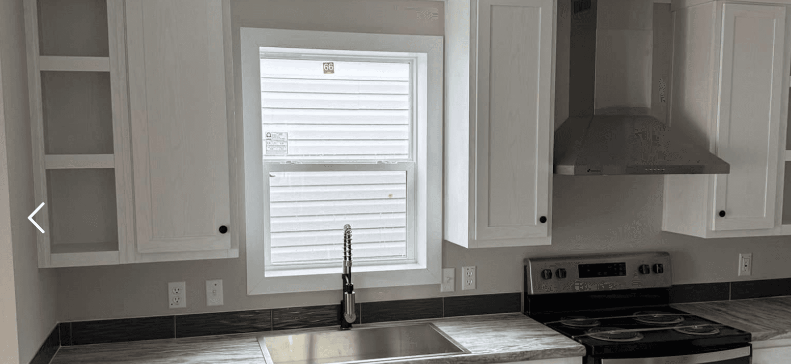 Deuce kitchen home features